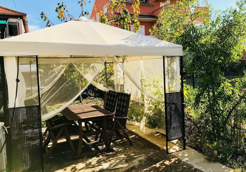 Garden Cozy Apartment Ζαντάρ Εξωτερικό φωτογραφία